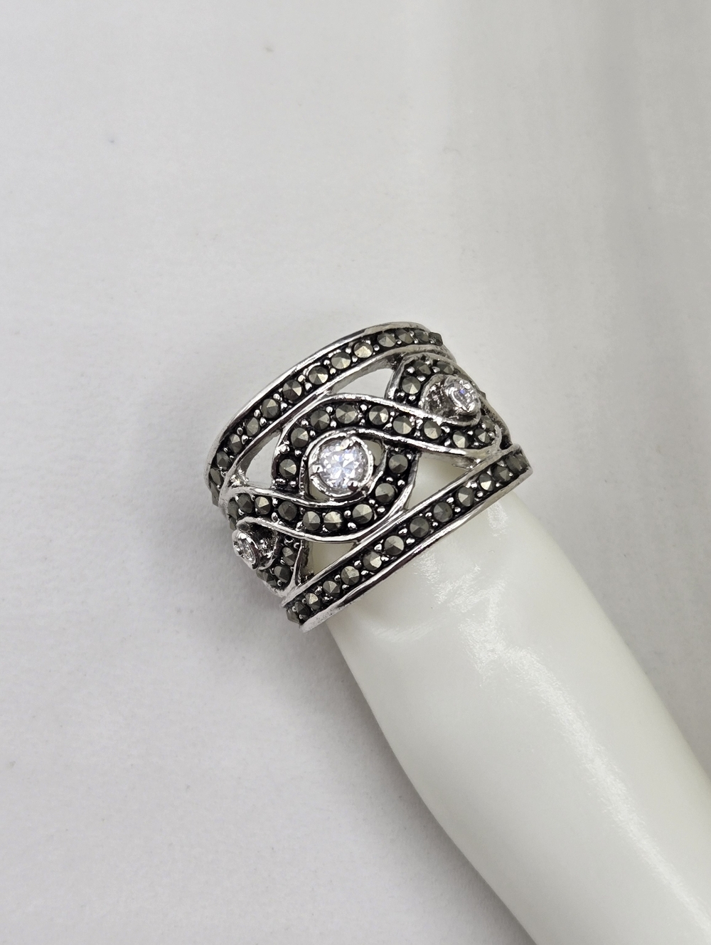 Swarovski Crystal Elements Silver Marcasite Ring Wide Band Size 4.5 Wedding Prom - Picture 2 of 8